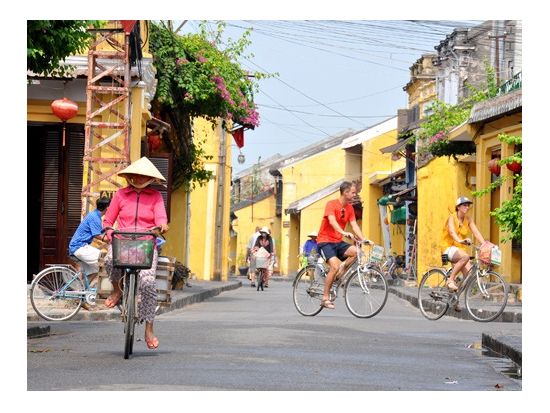 自転車でめぐる！陶芸の村タンハー＋木彫りの村キムボン　サイクリングで癒しの非日常体験＜午前・午後／現地ガイド(日本語可)・英語ガイド／ホイアン発＞