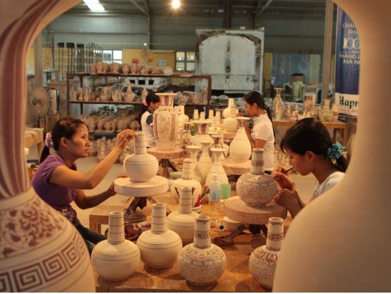 自転車でめぐる！陶芸の村タンハー＋木彫りの村キムボン　サイクリングで癒しの非日常体験＜午前・午後／現地ガイド(日本語可)・英語ガイド／ホイアン発＞