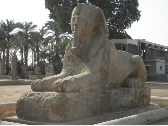 【貸切】主要ピラミッドを制覇！3大ピラミッド&スフィンクス＋メンフィス・サッカラ・ダハシュール 終日観光　＜終日／日本語or英語／送迎付／チップ込／カイロ発＞