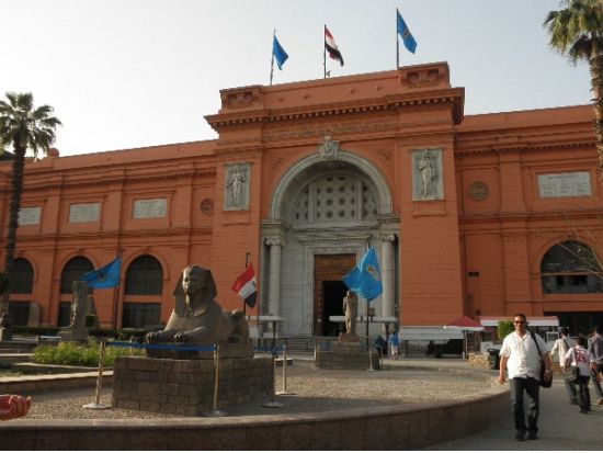 【貸切】大定番！世界遺産ギザの3大ピラミッド＆エジプト考古学博物館＋ハーンハリーリバザール 終日観光　＜終日／日本語or英語／送迎付／チップ込／カイロ発＞