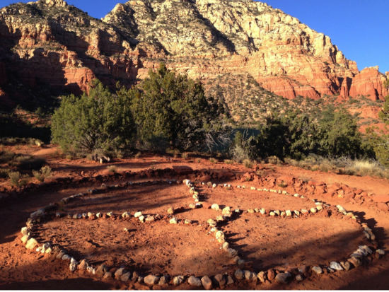 セドナ市内観光＋エアポートメサ＋ホーリークロス 半日観光ツアー＜日本語ガイド＞