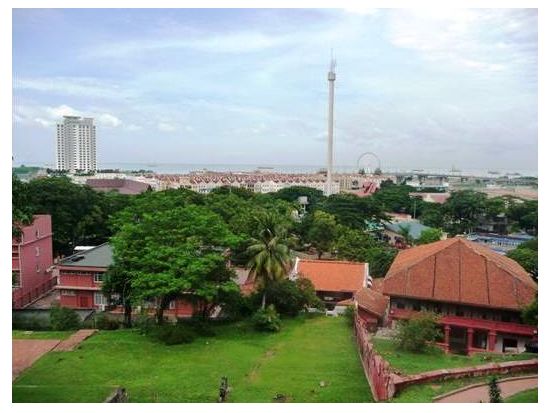 午後発！世界遺産マラッカ日帰り観光ツアー　オランダ広場＆セントポール教会＆水上モスク　ニョニャ料理ディナー付き ＜日本語ガイド／午後発＞