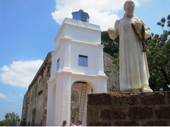 午後発！世界遺産マラッカ日帰り観光ツアー　オランダ広場＆セントポール教会＆水上モスク　ニョニャ料理ディナー付き ＜日本語ガイド／午後発＞