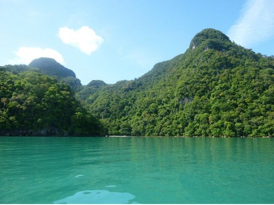 アイランドホッピング！ダヤンブンティン島＆無人島巡りの大満足ツアー ＜BBQランチ付き／ランカウイ発＞