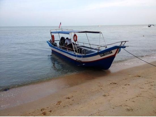 マラッカ海峡でフィッシング＋ビーチでバーベキュー！無人のモンキービーチ満喫ツアー＜午前／昼食付／ペナン発＞