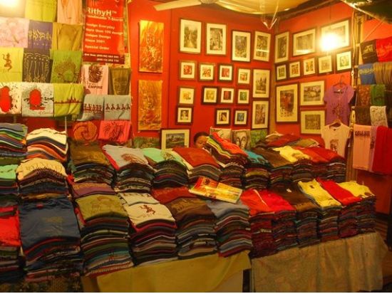 ナイトマーケット & パブストリート散策 　嬉しいフットマッサージ30分付！＜夕食付＞						