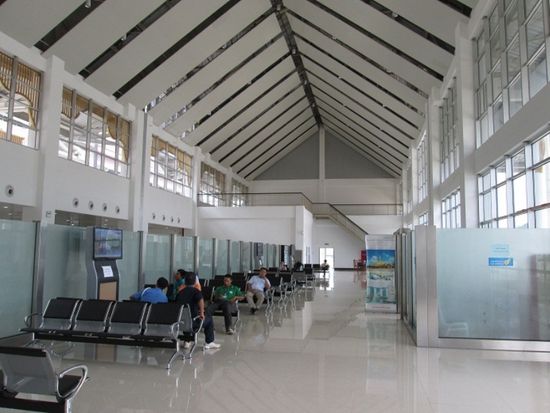 1378725077LPQ_Airport_02