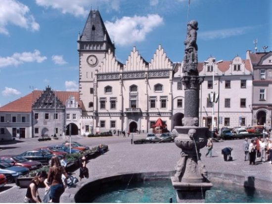 【プレミアム・チェコ】世界遺産チェスキークルムロフ＆ターボル 1日観光ツアー＜郷土料理マス料理＆トルデルニーク付き／貸切／日本語／プラハ発＞