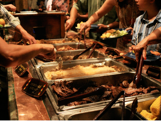 伝統ルアウ＆フラ ハワイアンショー　マウイの神話 ＜優先入場VIP席あり／ビュッフェ夕食／飲み放題／ロイヤル・ラハイナ・リゾート＞