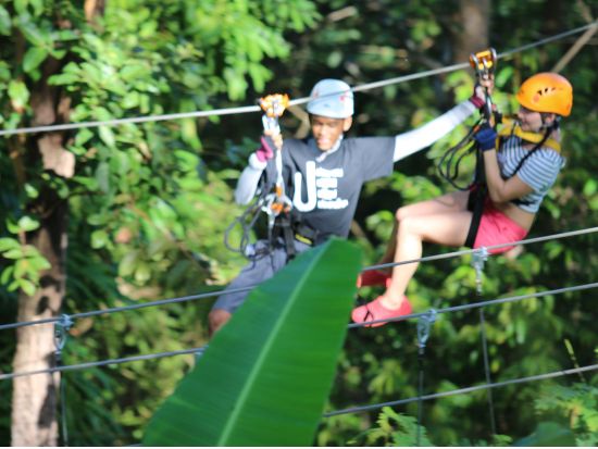 熱帯の密林をターザンのように突き進む！ターザン・アドベンチャー(Tarzan adventure)＜ホテル送迎付／英語ガイド＞