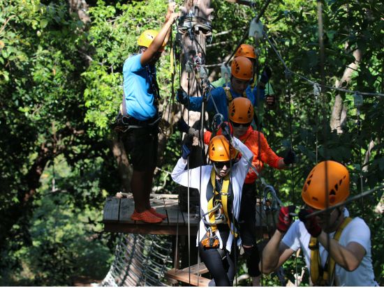 熱帯の密林をターザンのように突き進む！ターザン・アドベンチャー(Tarzan adventure)＜ホテル送迎付／英語ガイド＞