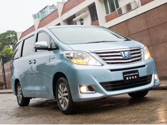 高級車 貸切チャーター観光（1～4名）正装したトップガイドがバリ島内をエスコート ＜6・12時間／日本語ガイド＞