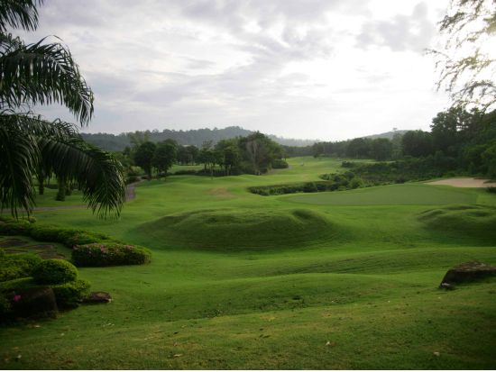 【ゴルフ予約】ブルー・キャニオン・カントリークラブ(Blue Canyon Country Club)☆セレブ気分でゴルフが楽しめる！＜送迎選択可＞