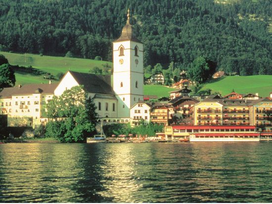 【プライベートツアー】鉄道で行く！ザルツブルク&ザルツカンマーグート1日観光＜昼食付／日本語／ウィーン発着＞ by[みゅう]