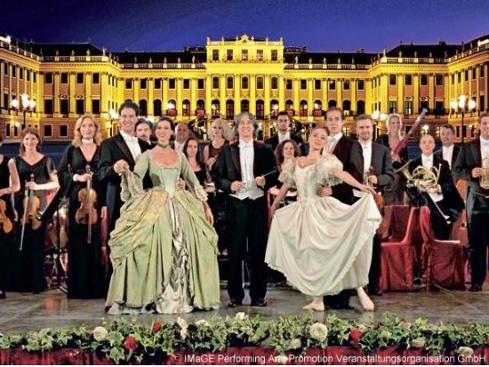 ウィーン クラシック・コンサート＆ディナー　シェーンブルン宮殿＜貸切送迎付き＞by[みゅう]