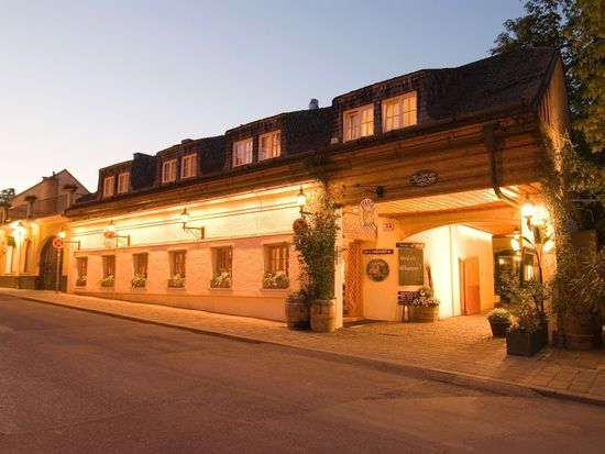 Zum Martin Sepp Haus am Abend-1