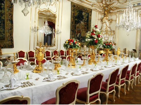 皇妃エリザベートとハプスブルク家の栄光を訪ねる 半日観光ツアー　アウグスティーナ教会＆王宮＆カプツィーナ教会に入場 ＜貸切／日本語ガイド＞