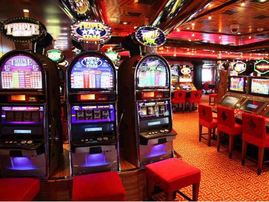 セブで一攫千金！カジノ＆フィリピン料理ディナー☆ローカルモールで1時間半のショッピング付＜セブ島内ホテル送迎付／日本語ガイド／夕食付＞　*21歳以上限定