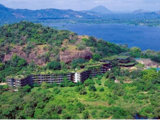 ジェフリーバワ建築ホテル宿泊＆世界遺産巡り＜貸切／日本語ガイド／4泊5日または5泊6日＞