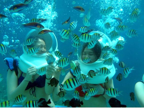 シーウォーカー　女性やお子様でも参加可能！水中を歩く簡単ダイビング体験＜マクタン島内ホテル送迎／日本語対応／BBQランチ付きプランあり＞