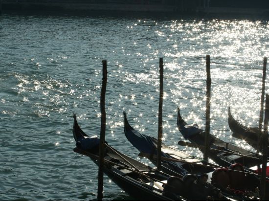 ムラーノ島ガラス工房見学＆ゴンドラ遊覧＜シーフードランチ付き／日本語＞by[みゅう]