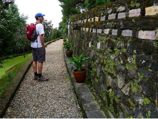 【カトマンズ発・近郊ツアー】ローカルバスで行くカカニ村＆ハイキング＜ホテル送迎／日本語ガイド／昼食付＞
