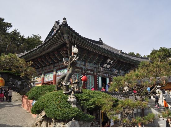 海女さんで有名な港町・蓮花里刺身村（ヨンファリ）で採れたて海鮮＆漁港の名物アワビ粥の朝食＋海東龍宮寺半日観光ツアー＜午前／日本語ガイド／ホテルお迎え＞