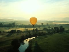 Australia_Yarra Valley_Hot air balloon sunrise