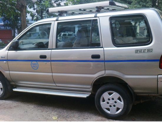 【空港送迎】バラナシ 空港⇔ホテル 貸切送迎サービス（繁忙期を除く）＜英語ガイド＞