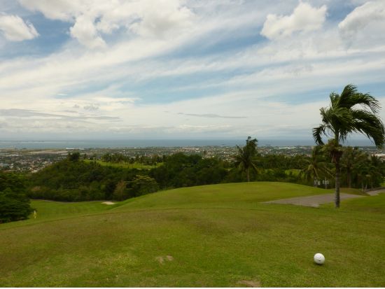 セブ島ゴルフ三昧プラン ２日で２つの人気ゴルフコースを巡る  両日コース後 スパマッサージ付き＜2日連続／ホテル送迎付／日本語ガイド同行／レンタル完備＞