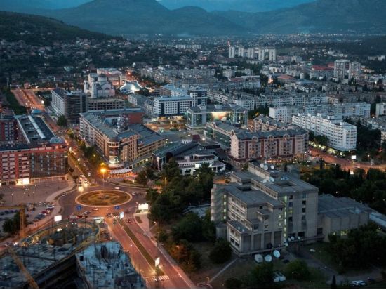 【空港送迎】ポドゴリツァ空港 ⇔ ポドゴリツァ市内ホテル＜貸切＞
