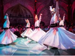無形文化遺産 セマー儀式 イスタンブール ダルヴィーシュ 19 00開演 日 火 木 土 イスタンブール By Hodjapasha Dance Theater トルコ トルコ 旅行の観光 オプショナルツアー予約 Veltra ベルトラ