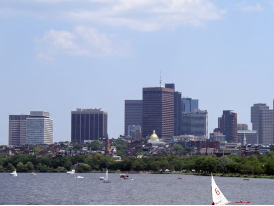 ボストン日帰り観光ツアー　ハーバード大学＆クインシーマーケット ＜1名から催行／日本語アシスタント／環境保全への寄付＞