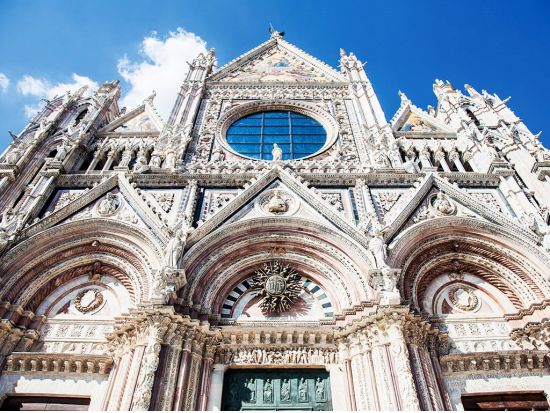 ピサ＋シエナ＋サンジミニャーノ1日ツアー トスカーナ州人気の3都市を巡る！シエナ大聖堂入場付きプランあり＜昼食＆ワイン試飲付き＞