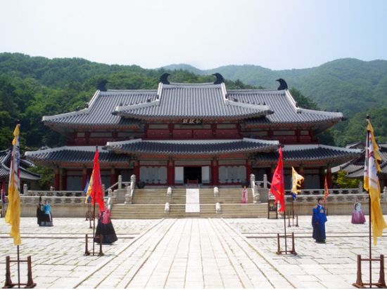 龍仁大長今パーク（旧MBCドラミア）送迎ツアー　入場チケット付き自由見学ツアー！伝統衣装体験プランあり ＜半日／明洞往復送迎付き＞