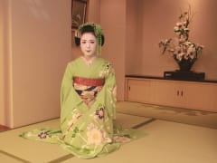 A Kyoto maiko, ready to perform
