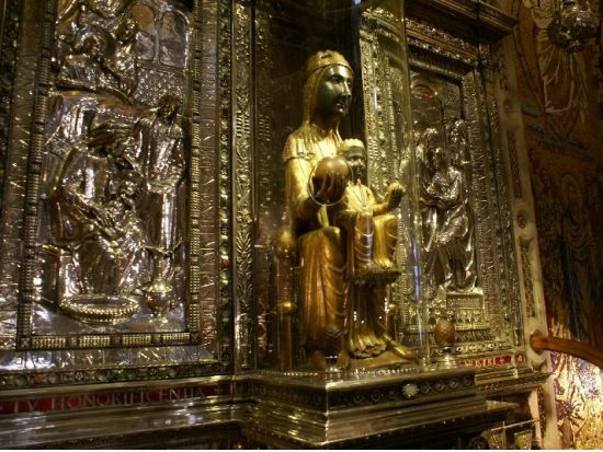 モンセラット 半日観光ツアー ＜列車利用／午前／日本語／バルセロナ発＞