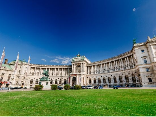 ウィーンパス（Vienna Pass）70の人気観光スポット無料 または 優先入場カード　シェーンブルン宮殿グランドツアー・ベルヴェデーレ宮殿上宮＆下宮など