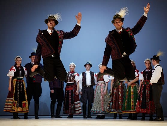 ハンガリーの民族舞踊 フォークロア・ショー チケット予約＜ブダペスト 