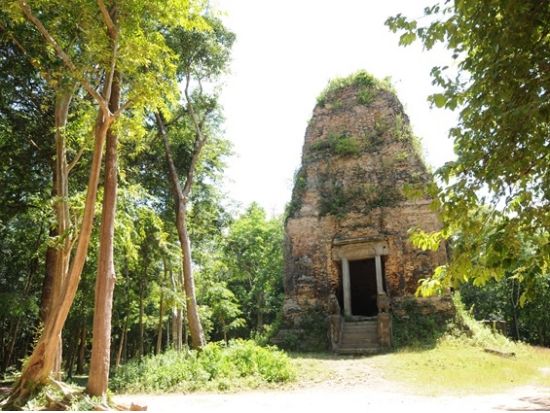 世界遺産サンボー・プレイクックとアンコール時代の大橋コンポンクディ観光＜シェムリアップ発＞