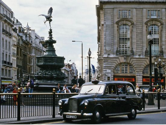 ロンドンタクシーで行く！映画『ハリー・ポッター』ロケ地めぐり 3時間ツアー ＜貸切／英語ガイド＞
