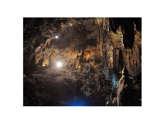 貸切観光タクシー　石垣島鍾乳洞＋やいま村＋御神崎＋川平湾グラスボート＜4時間／午前・午後／ホテル・空港送迎付／石垣島発＞