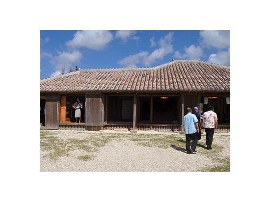 貸切観光タクシー　石垣島鍾乳洞＋やいま村＋御神崎＋川平湾グラスボート＜4時間／午前・午後／ホテル・空港送迎付／石垣島発＞