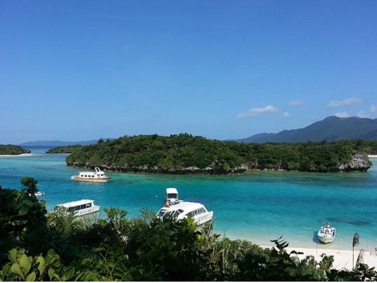 貸切観光タクシー　石垣島鍾乳洞＋やいま村＋御神崎＋川平湾グラスボート＜4時間／午前・午後／ホテル・空港送迎付／石垣島発＞