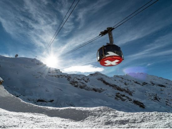 アルプス山脈 ティトリス山＆古都ルツェルン　日帰り観光ツアー ＜英語ガイド＞