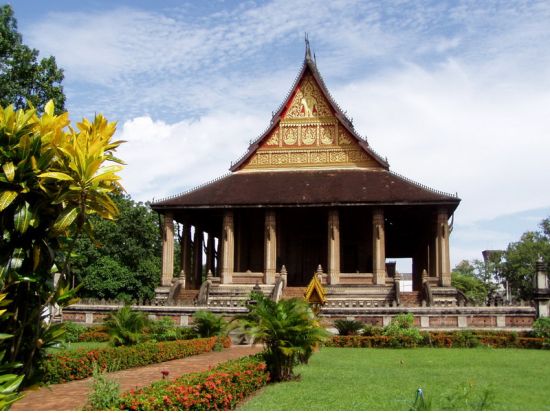 初ラオス観光＆寺院巡り好きの人必見！ 首都ビエンチャン定番観光！半日で周遊濃厚ツアー＊食事付きプランあり ＜半日／午前・午後／日本語ガイド／ビエンチャン発＞