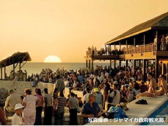 ジャマイカのビーチリゾート　ネグリルビーチ＆リックスカフェのサンセット＜英語ガイド/モンテゴベイ発＞