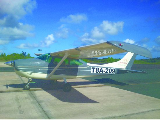 セスナ遊覧飛行　贅沢な空中散歩でパラオを空から楽しもう　選べる4コース＜25～70分／送迎付き＞by Smile Air Inc