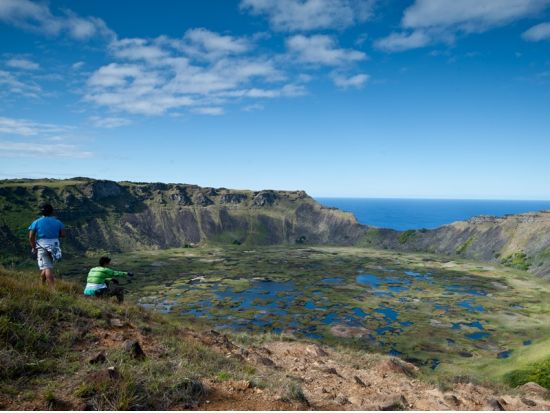 【イースター島】大人気ツアー同時申し込みプラン☆お得な価格で楽しもう！アフ・アキビ＋オロンゴ＆ラノ・カウ＋アナケナ＜混載／3日／英語ガイド／ハンガ・ロア村発＞