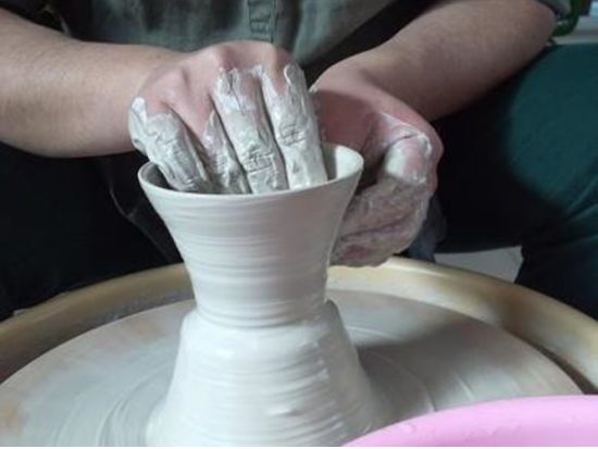 陶芸ろくろ体験　四国最大級の設備が整った教室で体験＜丸亀市＞